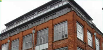 squirrells_exterior2 (12K)